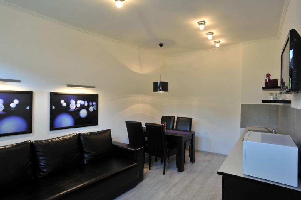 Apartments On Nalivayka Lviv Room photo